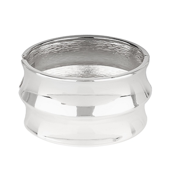 Texture Metal Hinged Bangle Bracelet - Picture 2 of 2